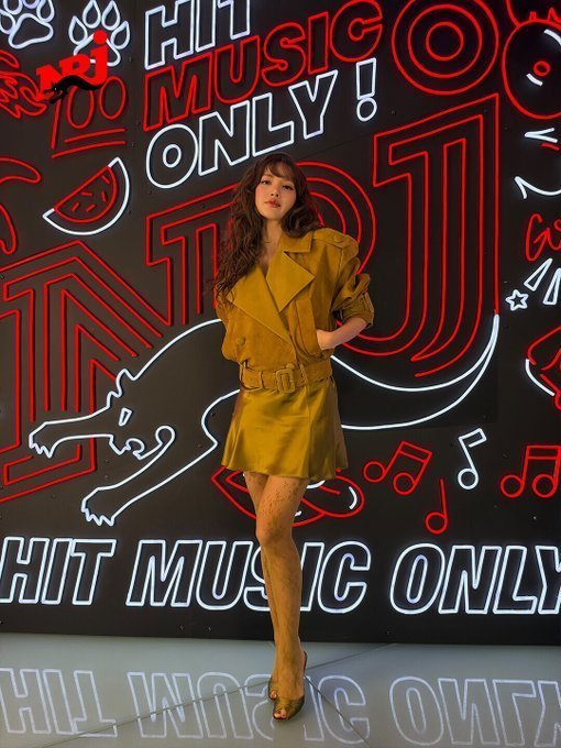 LISA[超话]  💜 LISA 路易威登全球品牌代言人 261007 NRJ