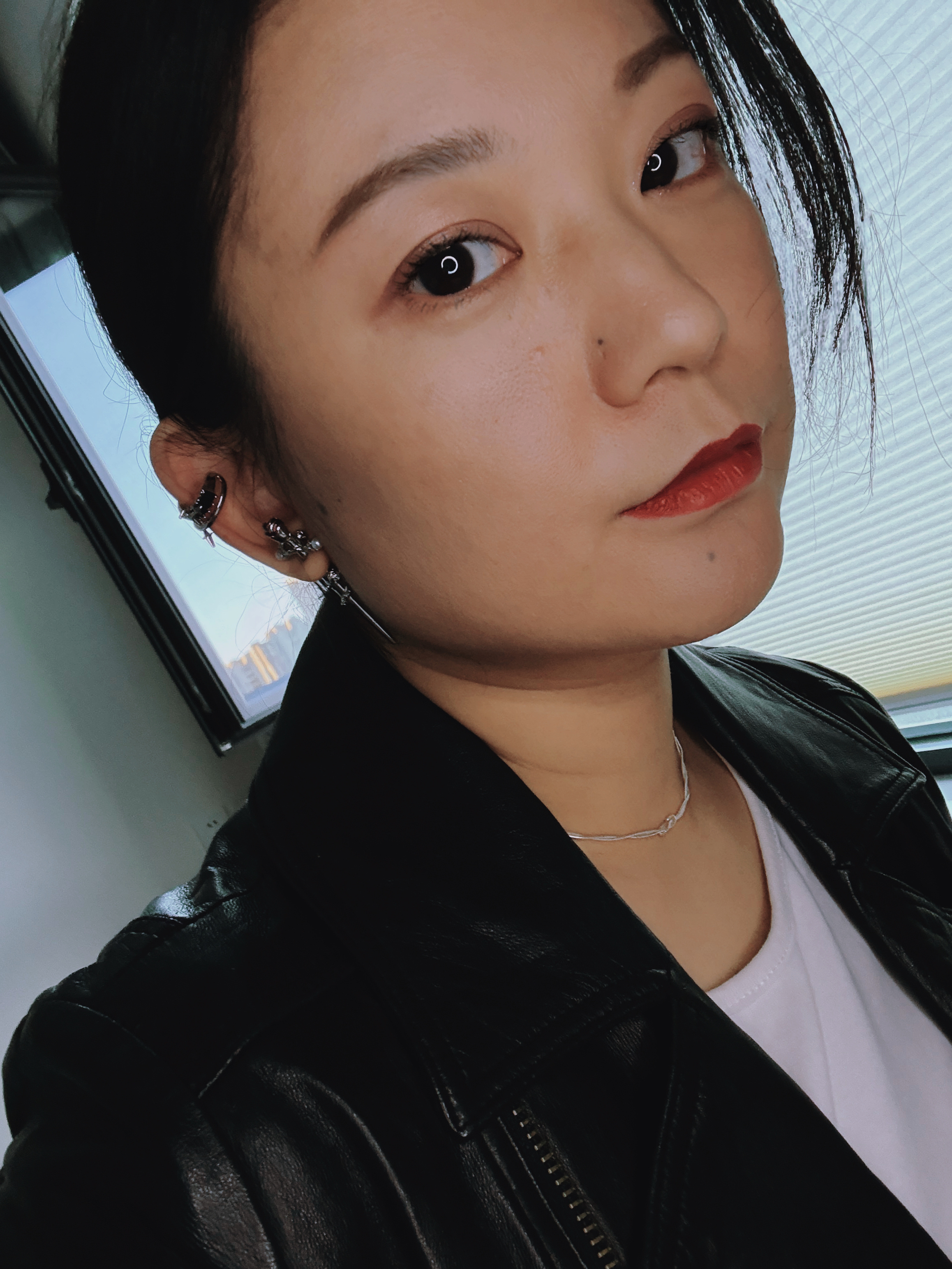 今天谁拦着也不好使了就要当一朵带刺的玫瑰。 ​​​