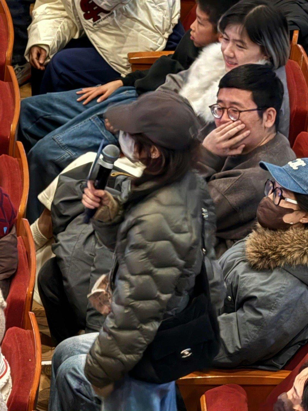 张子枫 我的心被狠狠敲了一下 电影《我的朋友安德烈》首映，张子枫谈感受时说心被狠