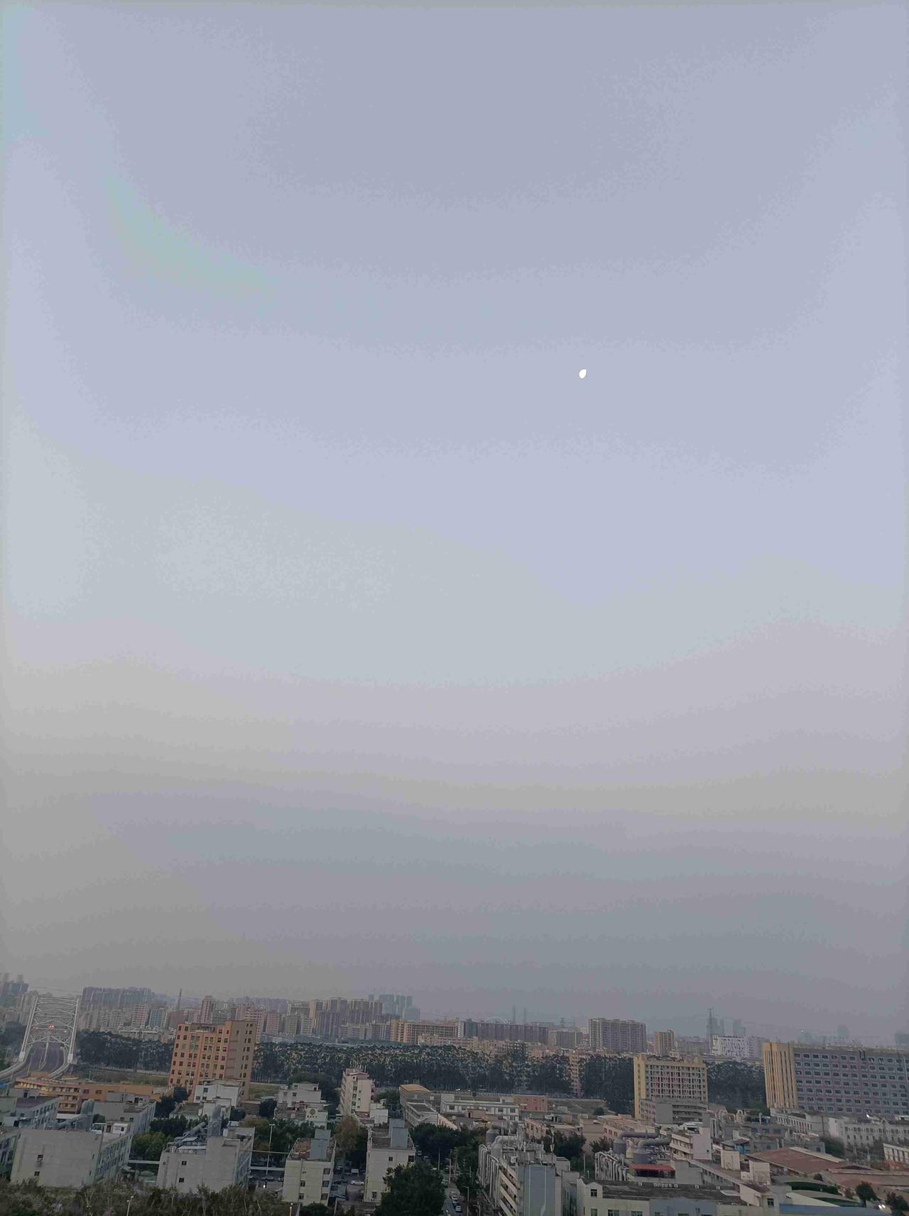 我的今日状态：😁轻松愉快
我这里的天气：🌤️多云深圳今日阴转多云，气温12度