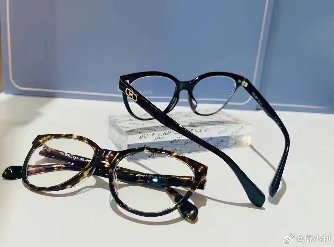 315调查眼镜到底有多暴利标价799的眼镜出厂价居然才15块钱，比卖白粉的利润还