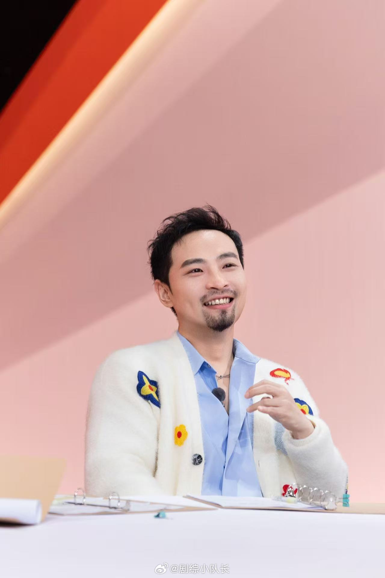 宋木子打入十个勤天妈妈群十个勤天妈妈开团宋木子秒跟 宋木子可能正在看这段视频，然