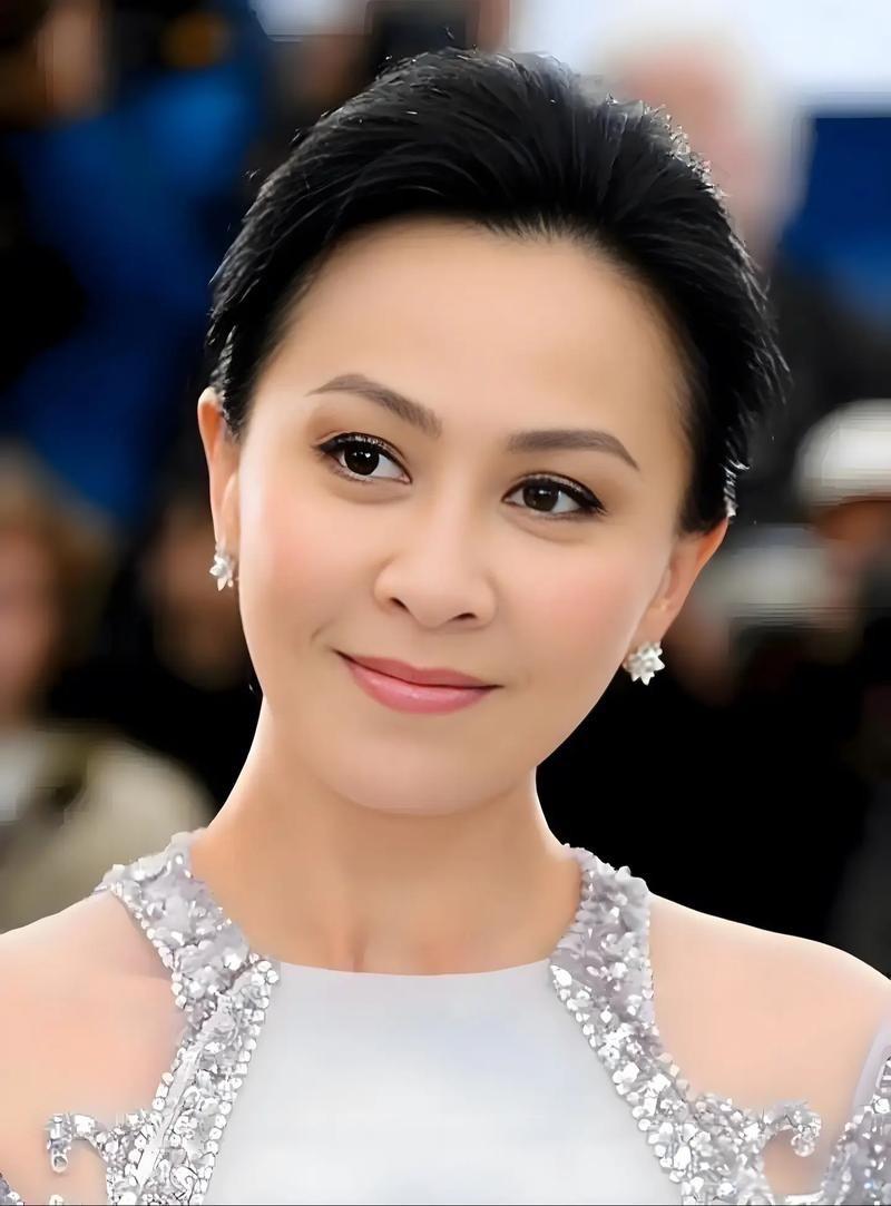 刘嘉玲和梁朝伟，这对神仙模范夫妇已经携手走过37年，两人都认为长久的婚姻需要相互