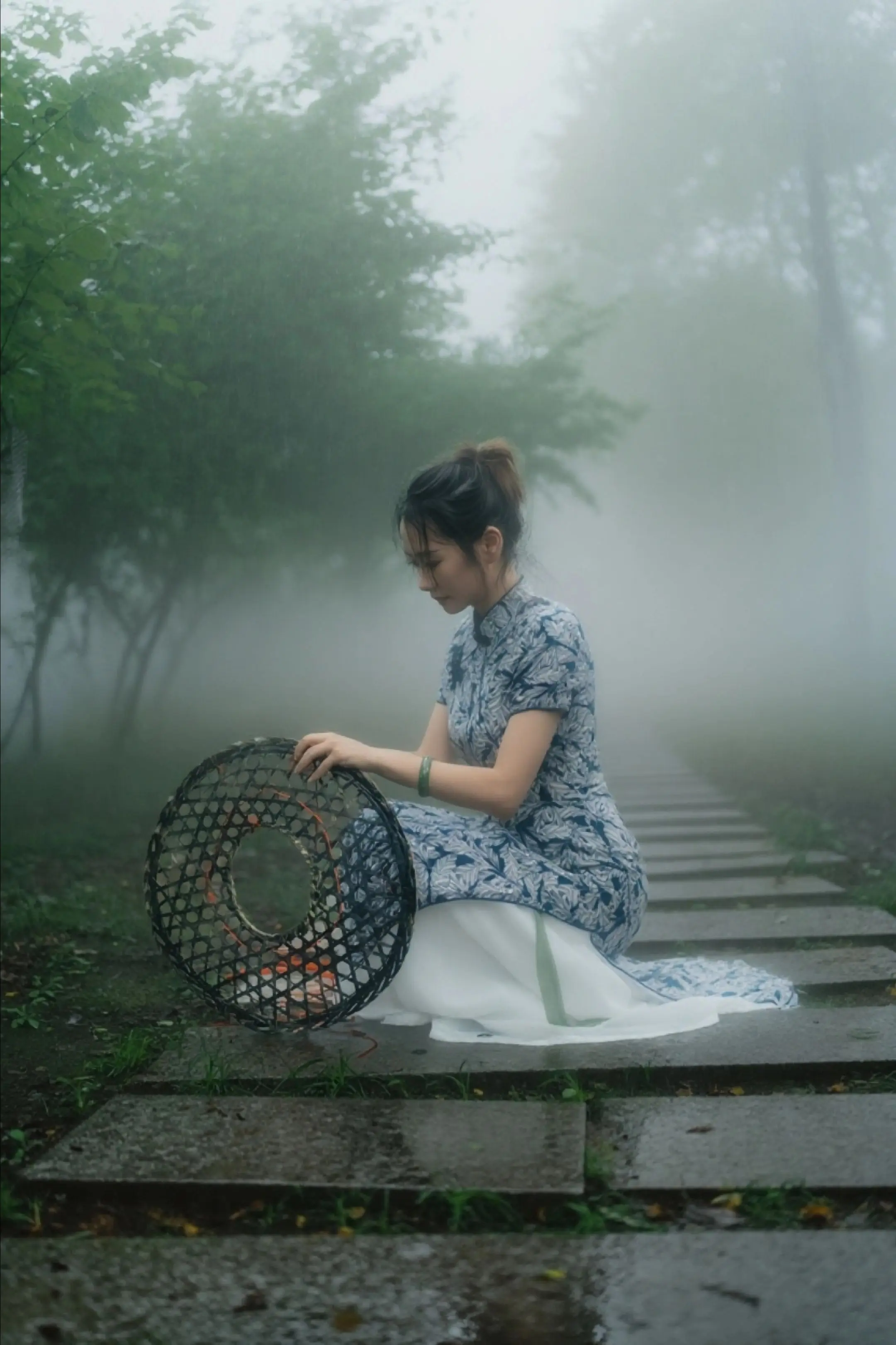 下雨也不耽误砍你。