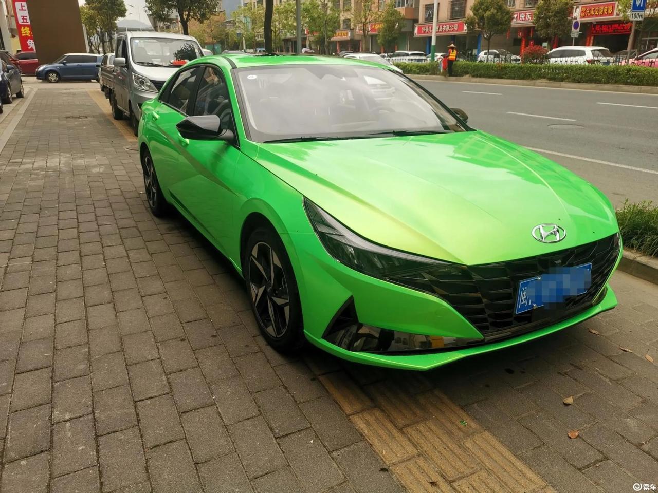 【车主：内饰原来是手动空调，自己选装包加了看了更舒服】

伊兰特2021款1.5