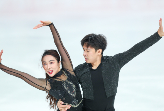 中体2300字专稿人物丨隋文静/韩聪复出的付出“回来了，回来了！”日前在重庆举行