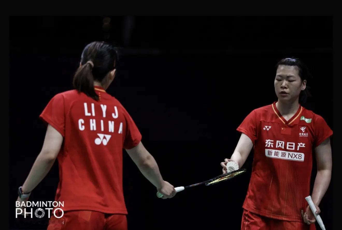李怡婧发社媒—2026世锦赛🥉身体健康 继续努力。同时还晒出了自己之前跟蒋振邦