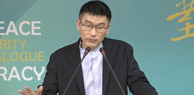 什么叫“对郑丽文访问期间的一言一行进行严密的监督，与试图散布的信息，还有是否配合