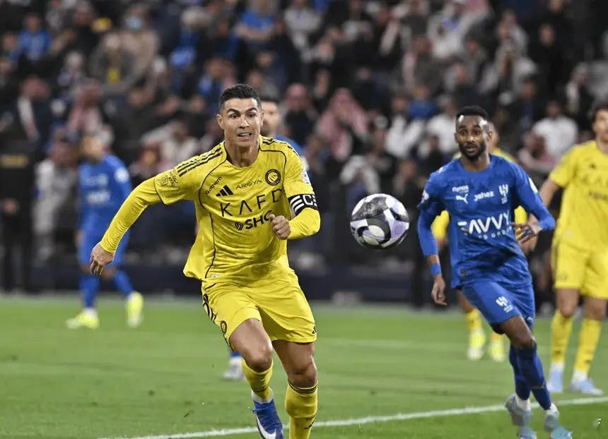 有个性，C罗将继续等待拖欠薪资问题得到解决后，再回归赛场北京时间1:30，沙特联