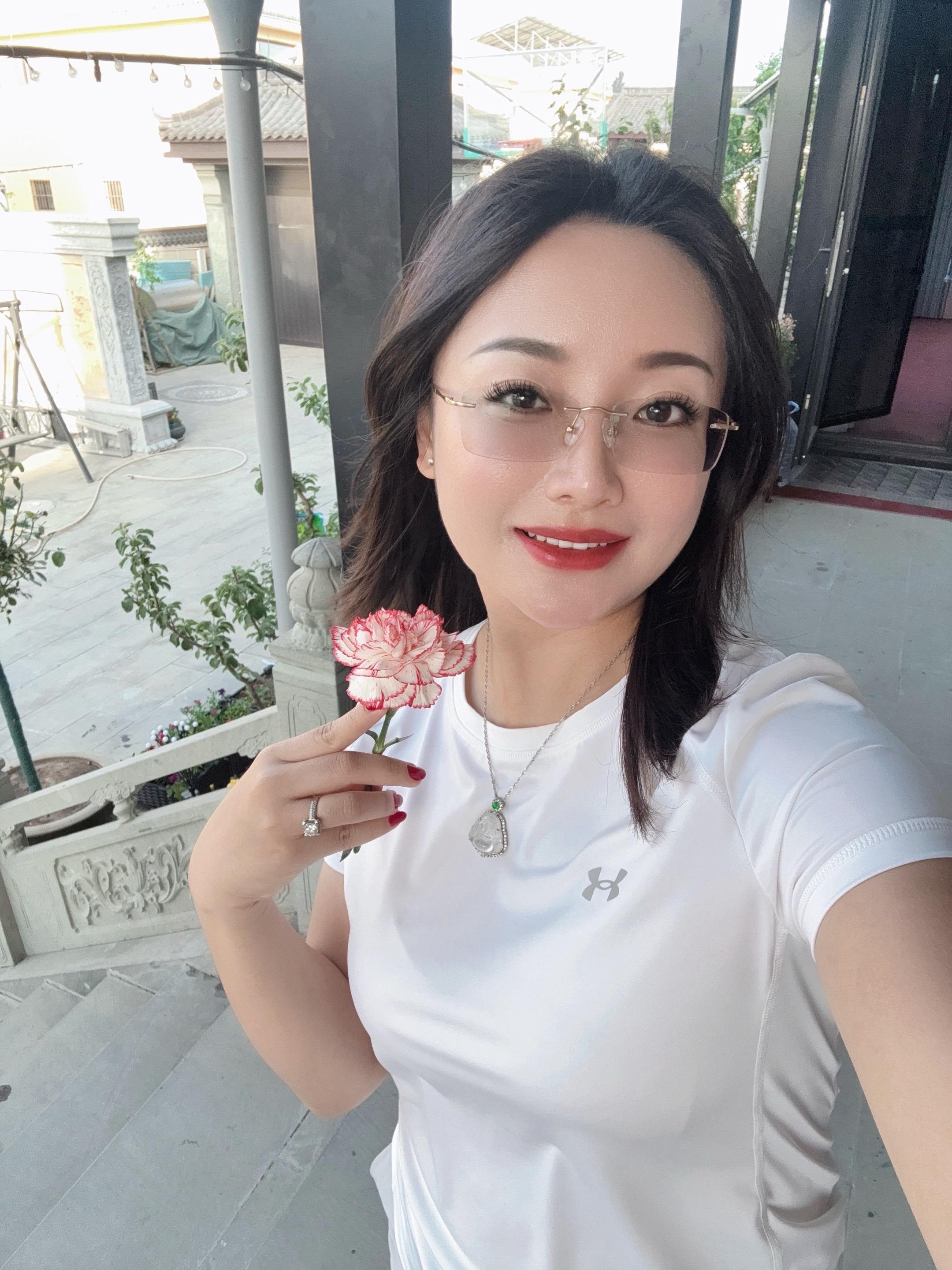 生命并没有价值，除非你选择并赋予它价值。没有哪个地方有幸福，除非你为自己带来幸福