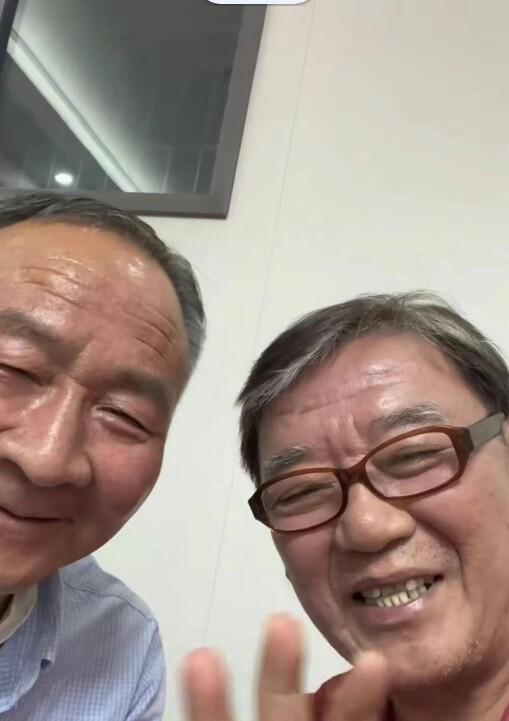 1990年，李立群从台湾回到大陆，找到了同父异母的大哥，见到1990年春天，河南
