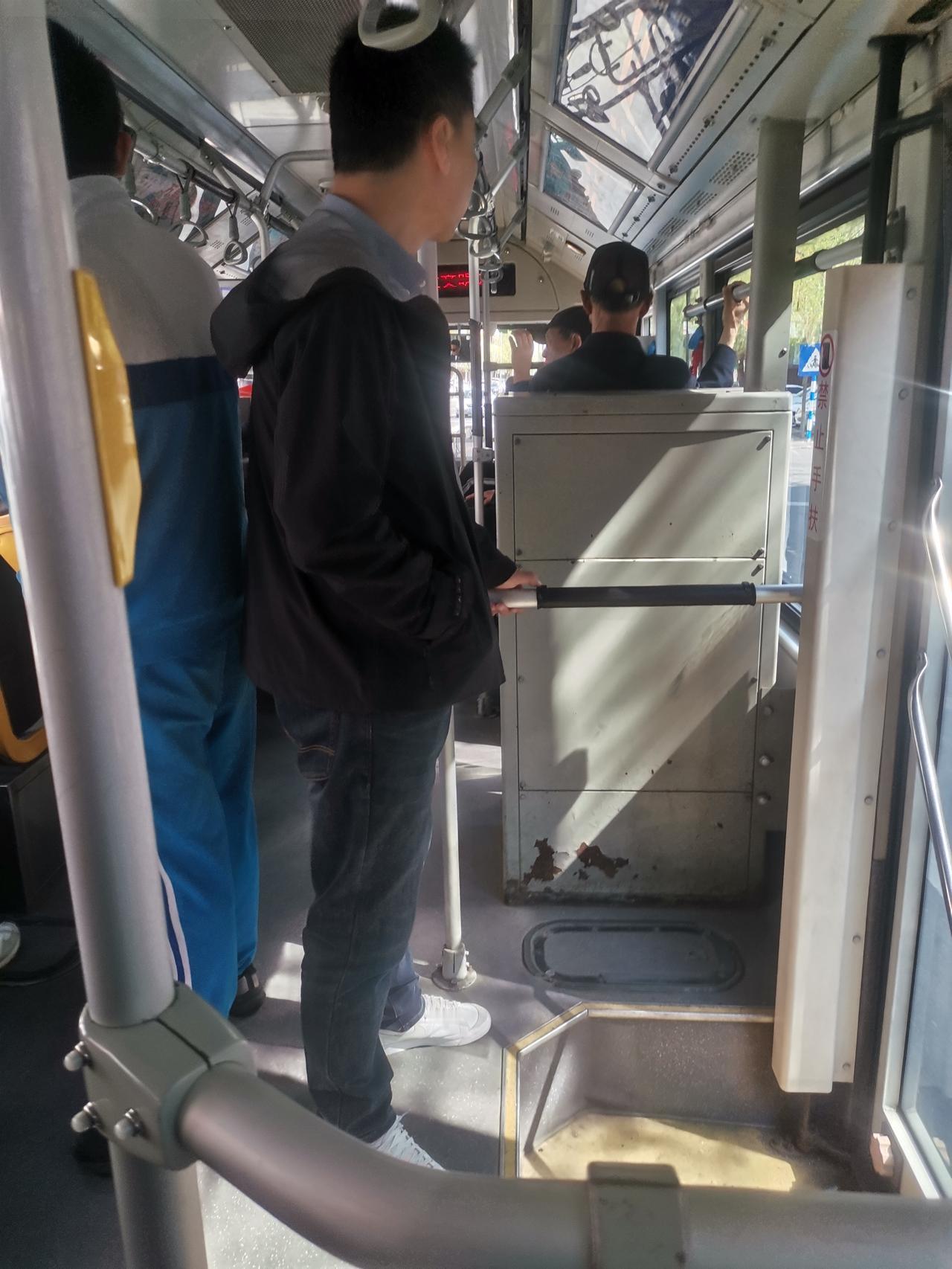 五一假期首日，体验了吉林市的免费公交，感觉还挺不错！

今天是五一假期第一天，吉