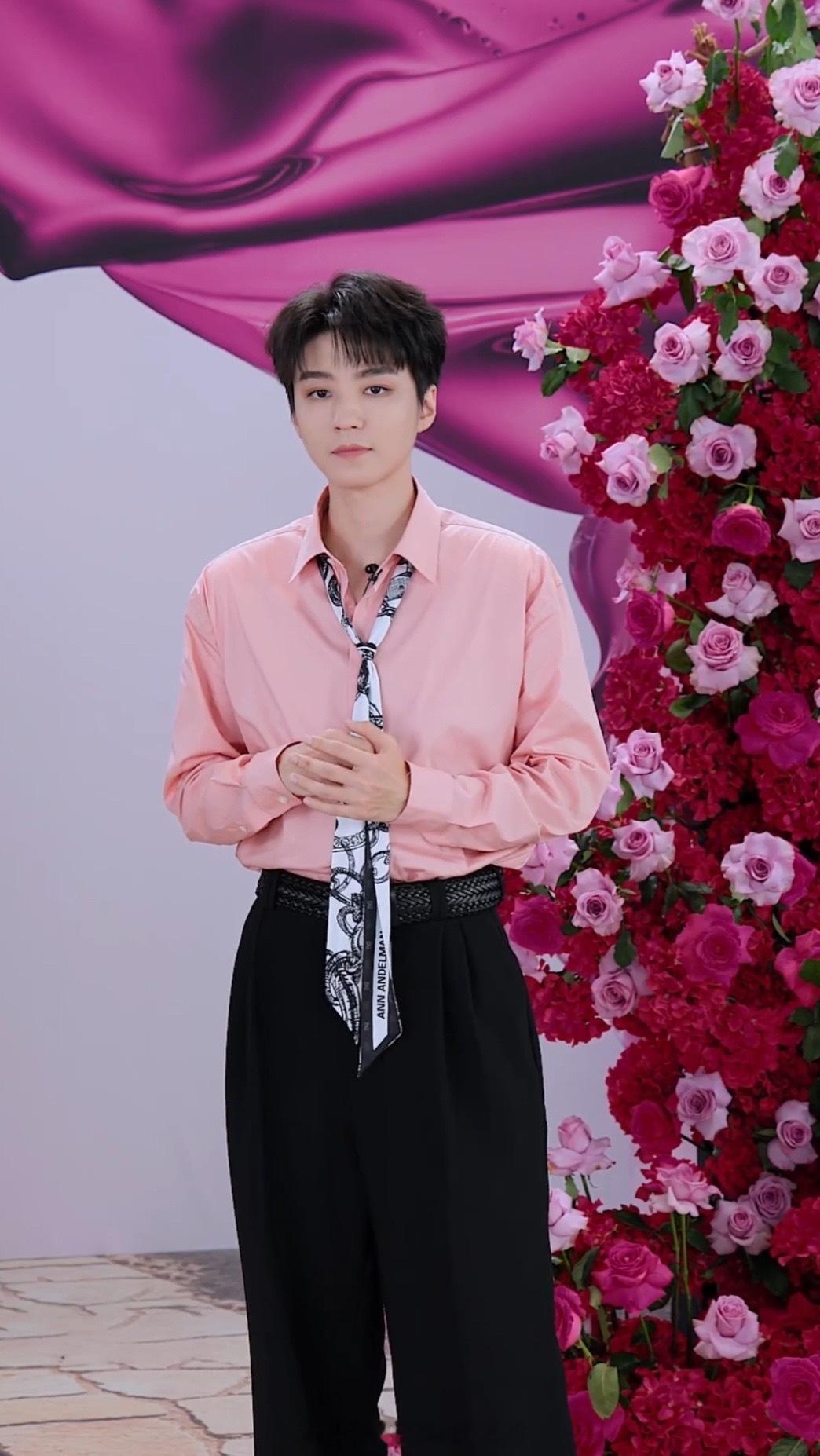 丁禹兮、王俊凯、于适今日份活动生图 