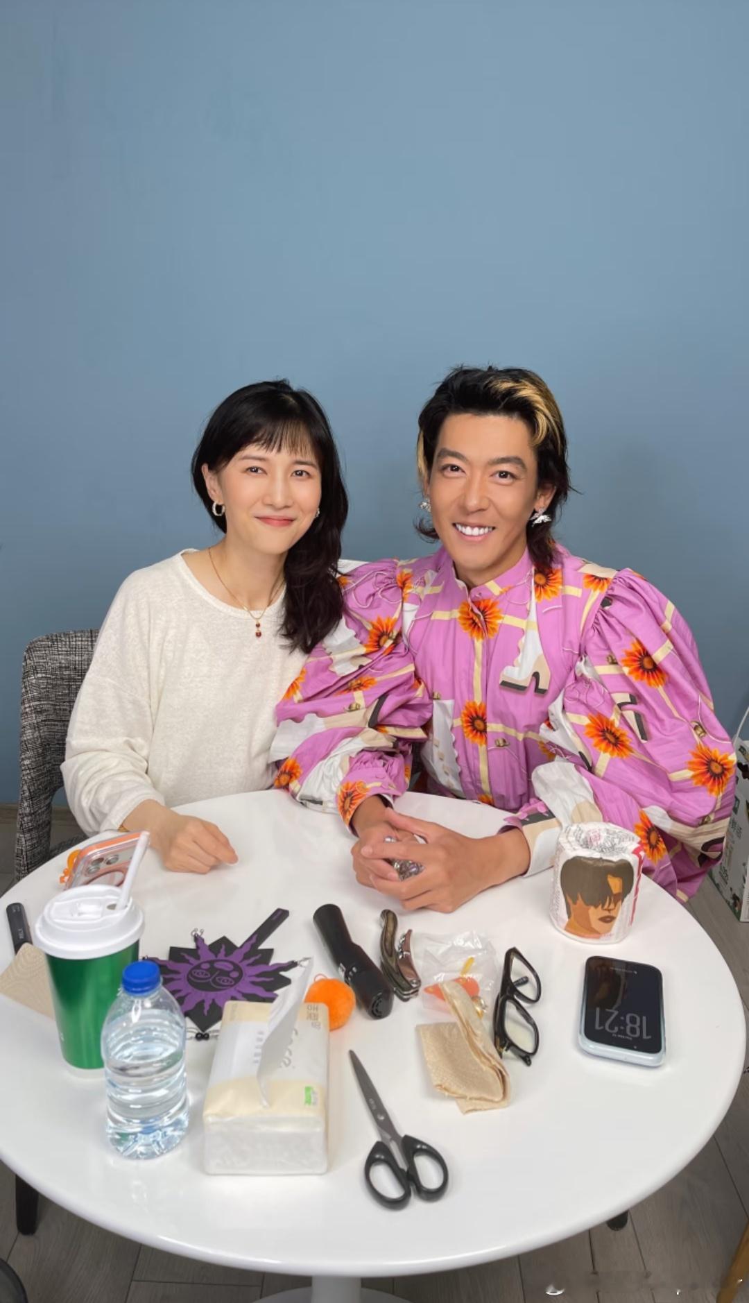 8888元的数字本身就像个设计的笑点，既不过分郑重显得生疏，又不失体面表达心意。