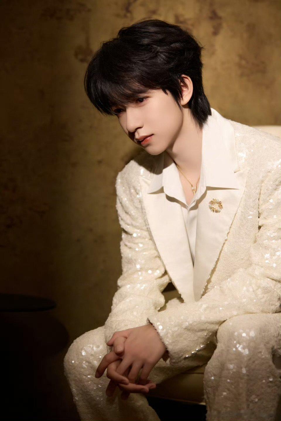 贺峻霖在全世界最快乐的地方见 贺峻霖在全世界最快乐的地方见 