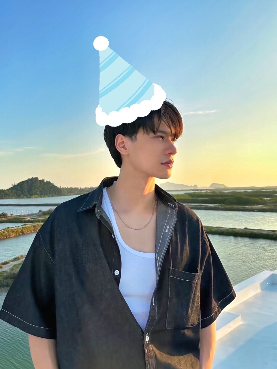 HBD要健健康康的要平平安安的我们都会永远爱小🐶呐～ 