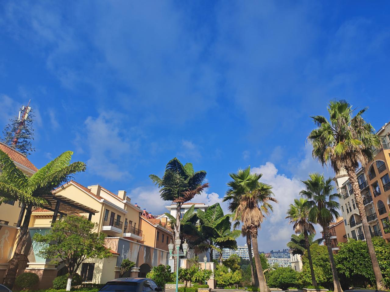 穷人生孩子，无非就是继承贫穷！
    张纪中生孩子，那才叫幸福生活！