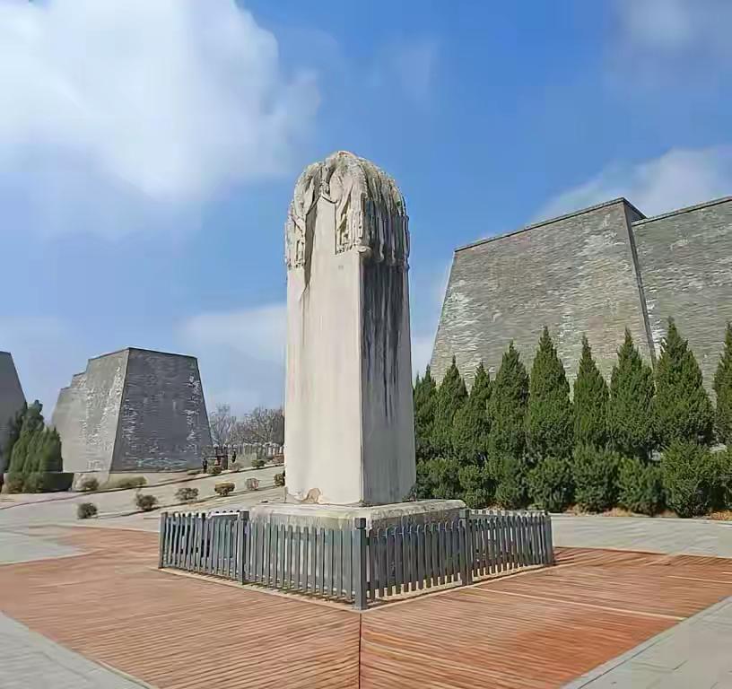 城市里每天都有新鲜事。就像我在头条发西双版纳美景，虽只收获一分钱，但粉丝关注和点