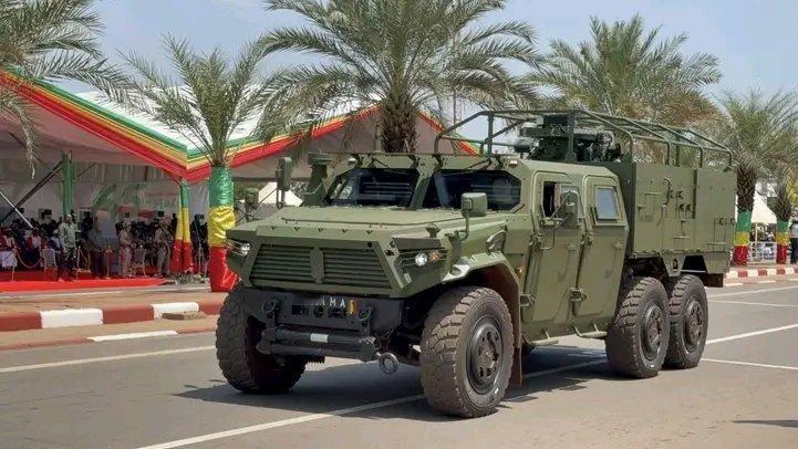 烽火问鼎计划每天认识一件兵器外网上说是9月22日马里独立日庆祝活动上出现的猛三版