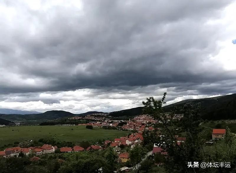 北京时间4月1日凌晨，2026年美加墨世界杯欧洲区预选赛收官。这一夜堪称欧洲足球