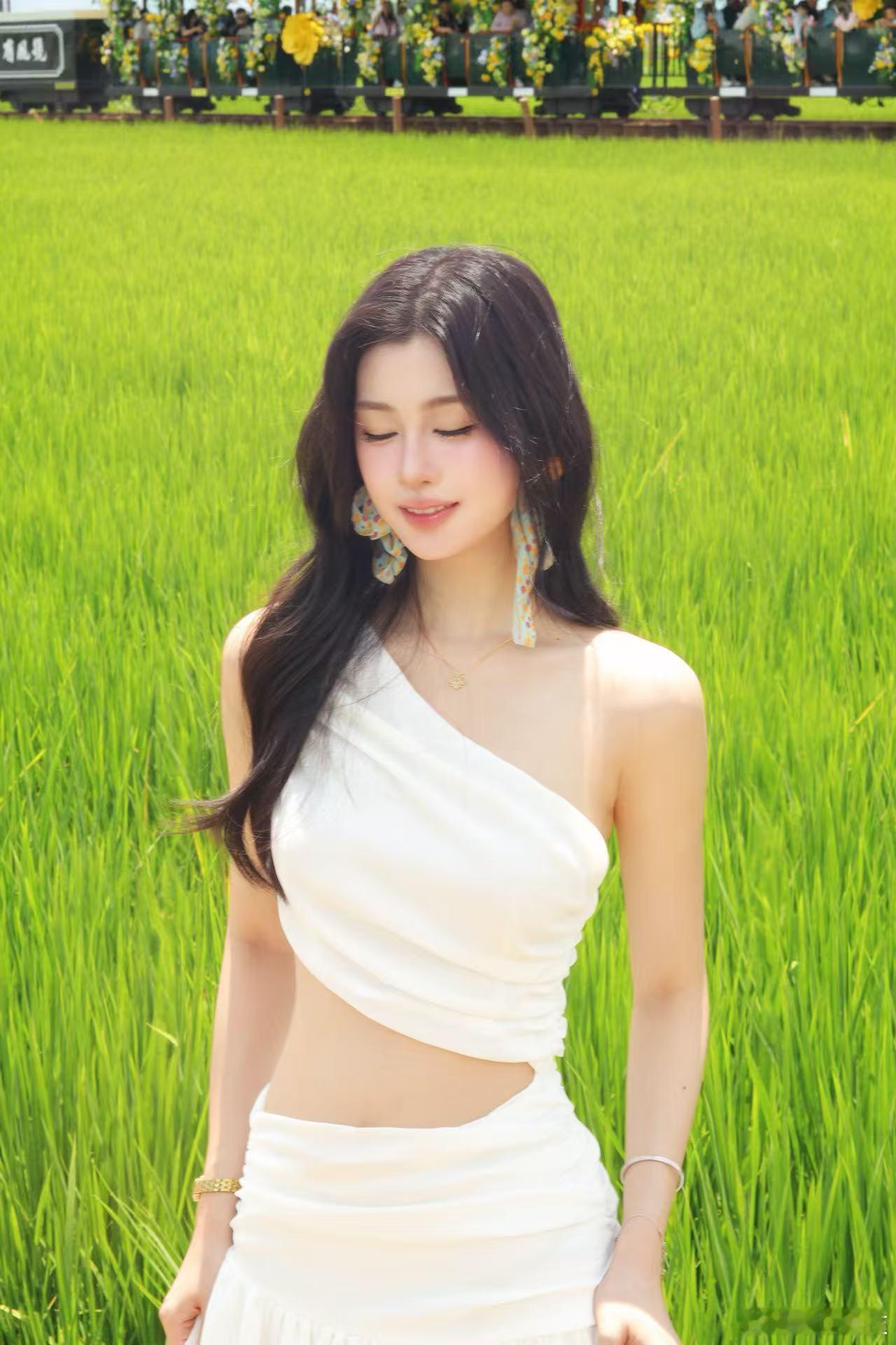 八月已经正式开启啦新一周的丝姐美照自然也不能缺席～[哇][哇] ​​​