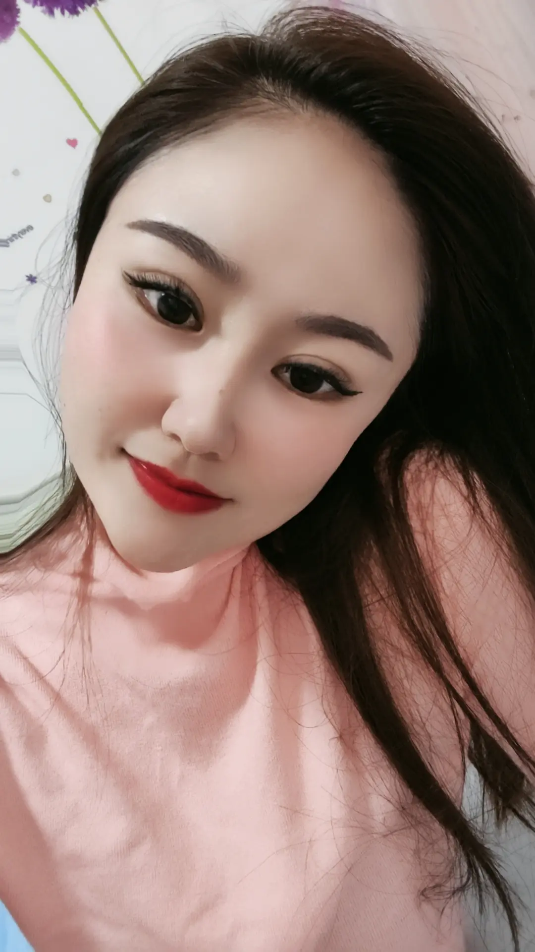 时间会告诉你，世界上所有的东西都会过期，不要高估和任何一个人的关系，任...