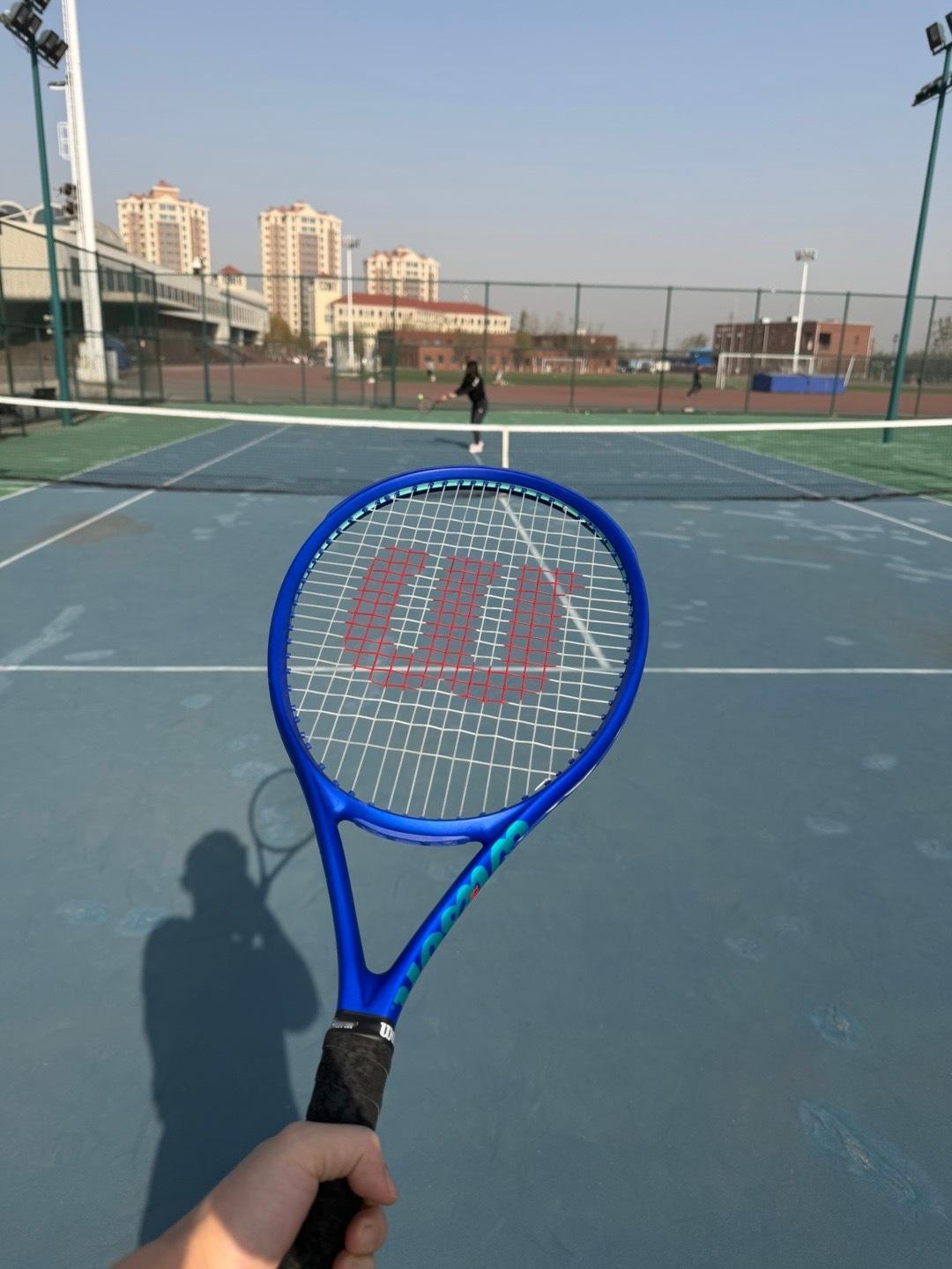 什么叫消费降级？我已经两个月没去商k开始打网球了！好大哥们都不敢去了