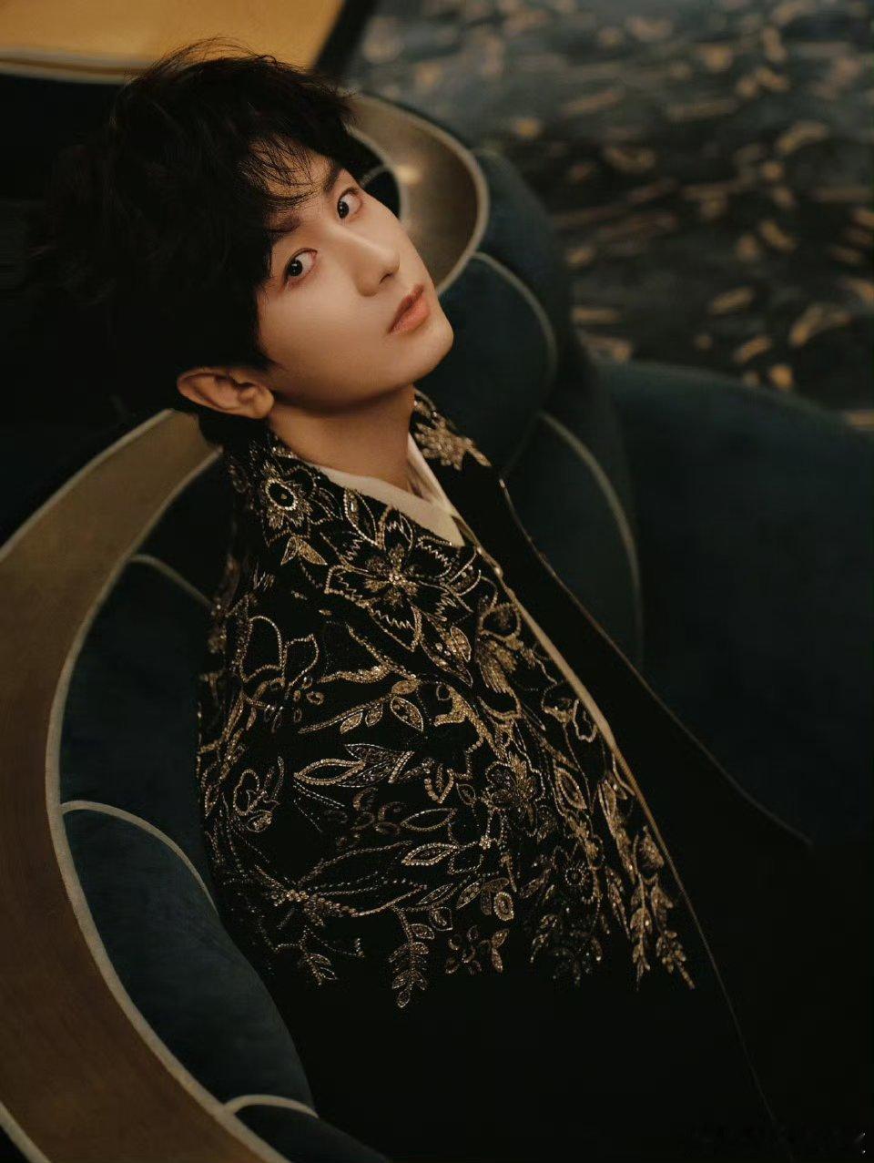 A成毅天地剑心cy成毅王权富贵成毅，愿所有繁华皆入你眼，所有烦恼自行消散，愿你星