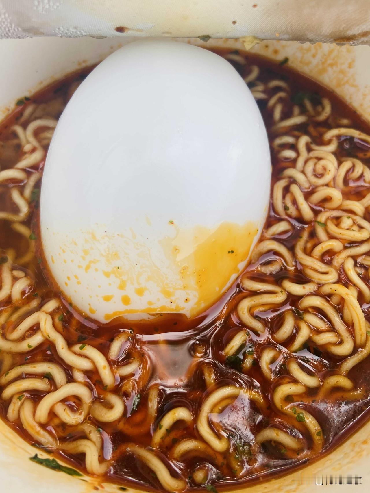 很好理解啊，都是从孩子时期过来的，叛逆都是会有的，只是来的早晚而已。

这就是那