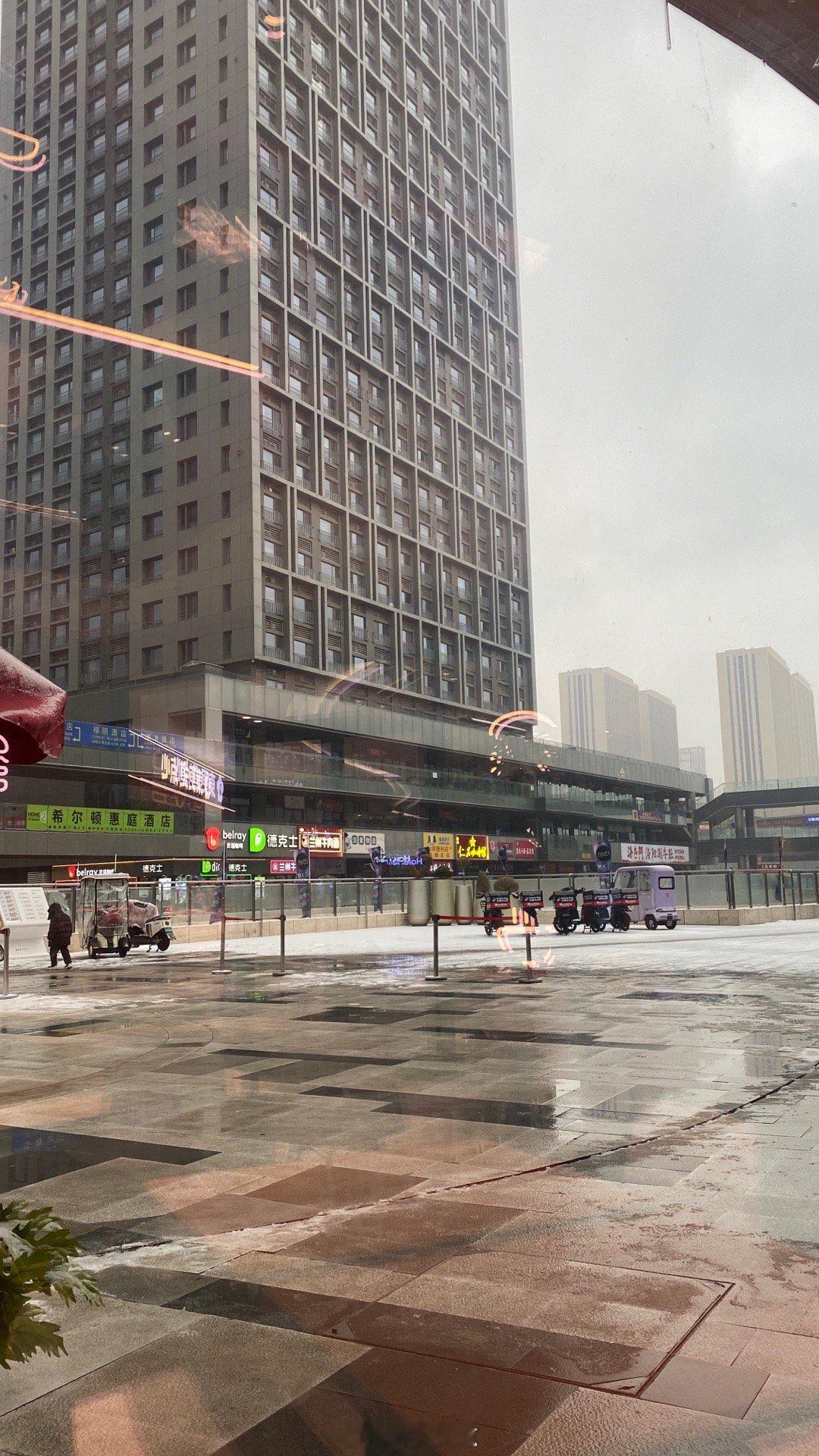 2026年济南的第一场雪温度稳定在零下但雪量很小影响不大车界亮点 济南