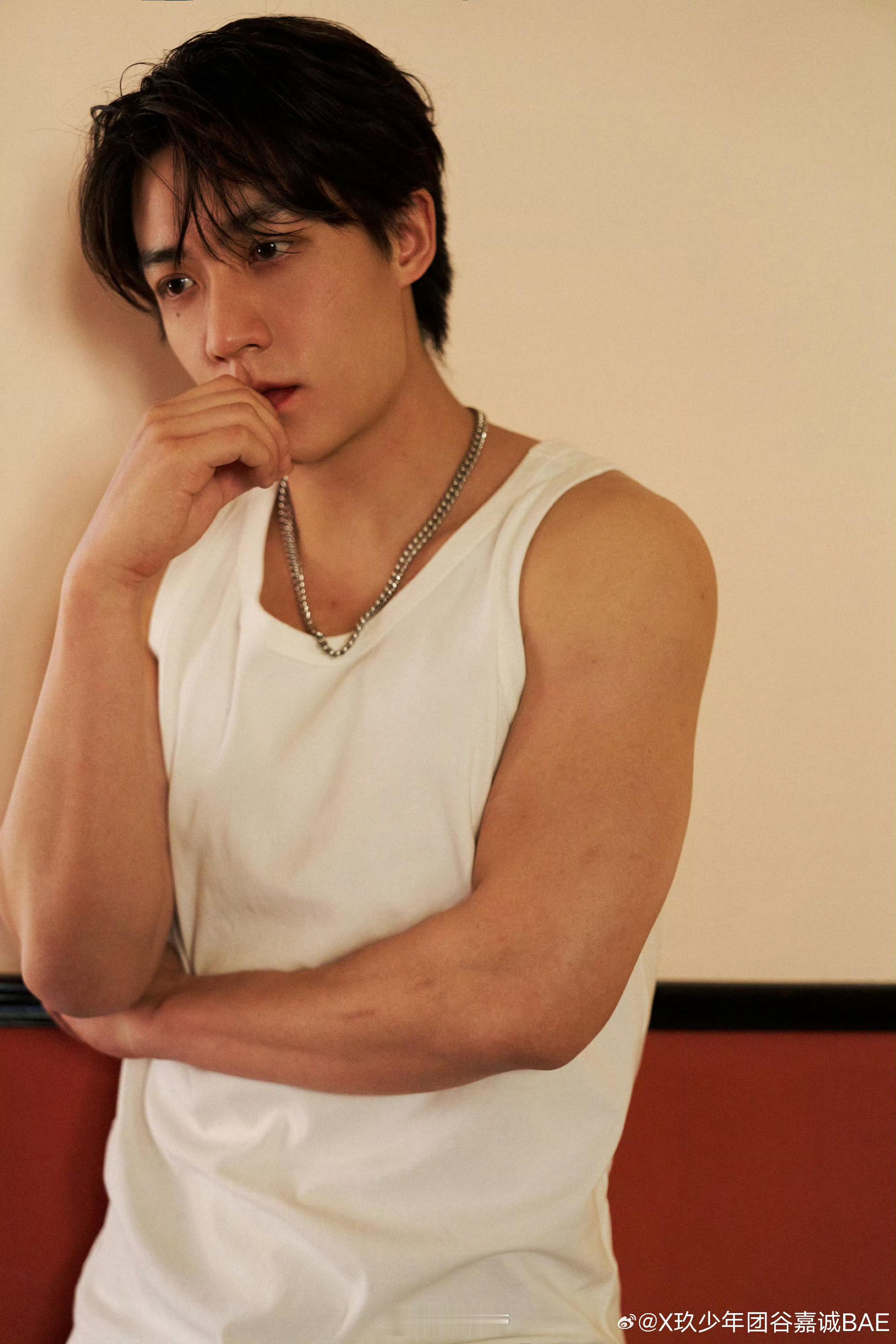 #以为谷嘉诚很弱肌#谷嘉诚的身材这么顶的吗？一直以为他是那种柔弱奶狗，没想到还是