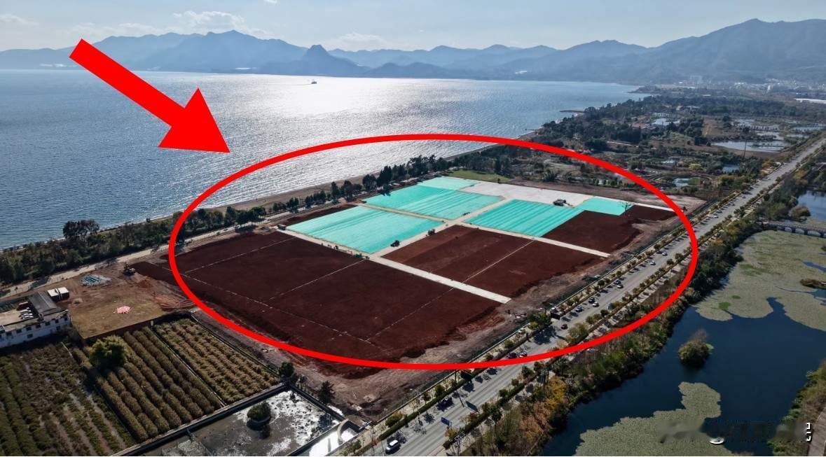 看着这块地
华晨宇团队去年就看上，今年年初达成共识，三个月前官宣的，看着离抚仙湖