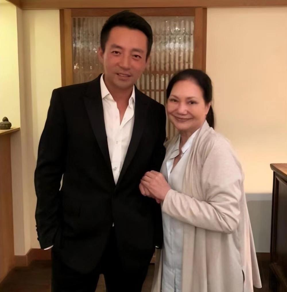 徐妈妈其实很喜欢汪这个女婿啊！舍得给徐家花钱，舍得给她花钱，又每年操办她的生日宴