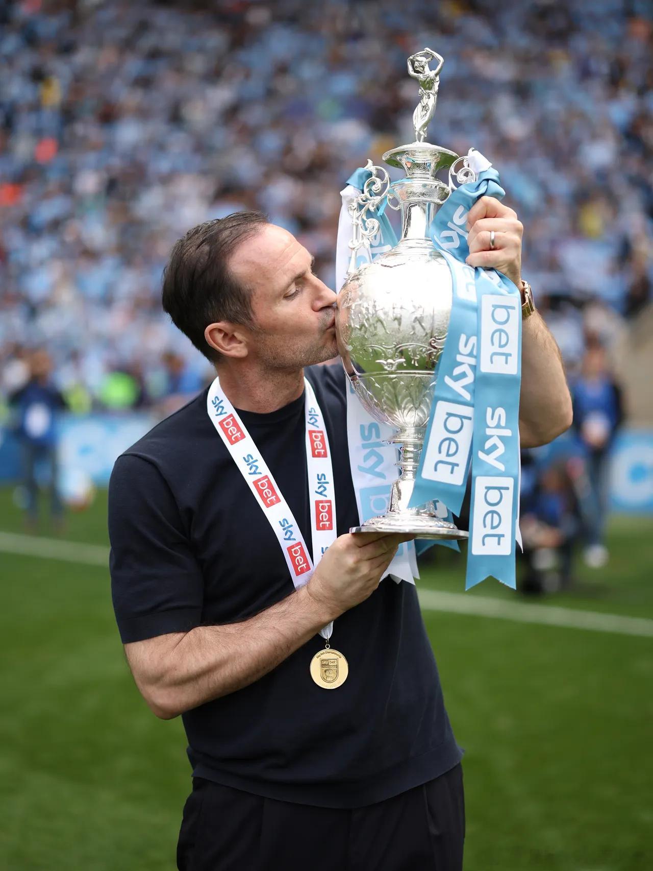 兰帕德谈及下赛季英超：“球队将会着手全新规划。我与道格（球队老板）交流十分融洽，