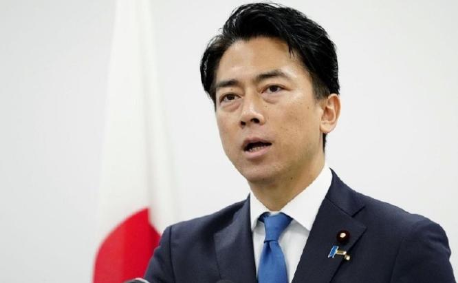 小泉进次郎把最上不了台面的那句话搬上了香格里拉的台！当着全场的面问赫格塞斯"有人