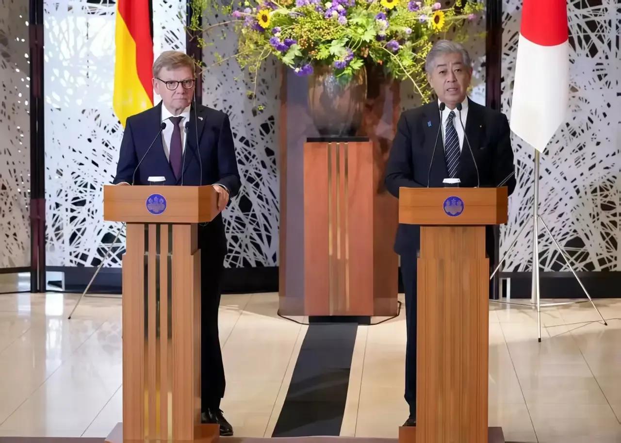 快讯，快讯！！  
刚收到，新消息

8月18日，德国外长瓦德富尔在东京与外相岩