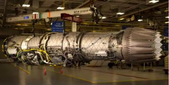 提到美军F-35战机，最令人震惊的不是其五代机的性能，而是它越摔越赚的荒诞现实。