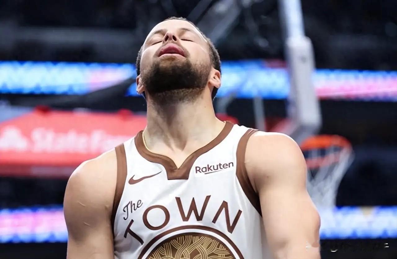 没有巴特勒的勇士一胜难求呀？看看迷茫中的库里真的是很无奈，又被活塞按在地上摩擦了