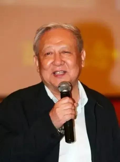 1971年10月的一天，邱会作的儿子邱路光接到了一个通知，要求他立即赶到一个地方