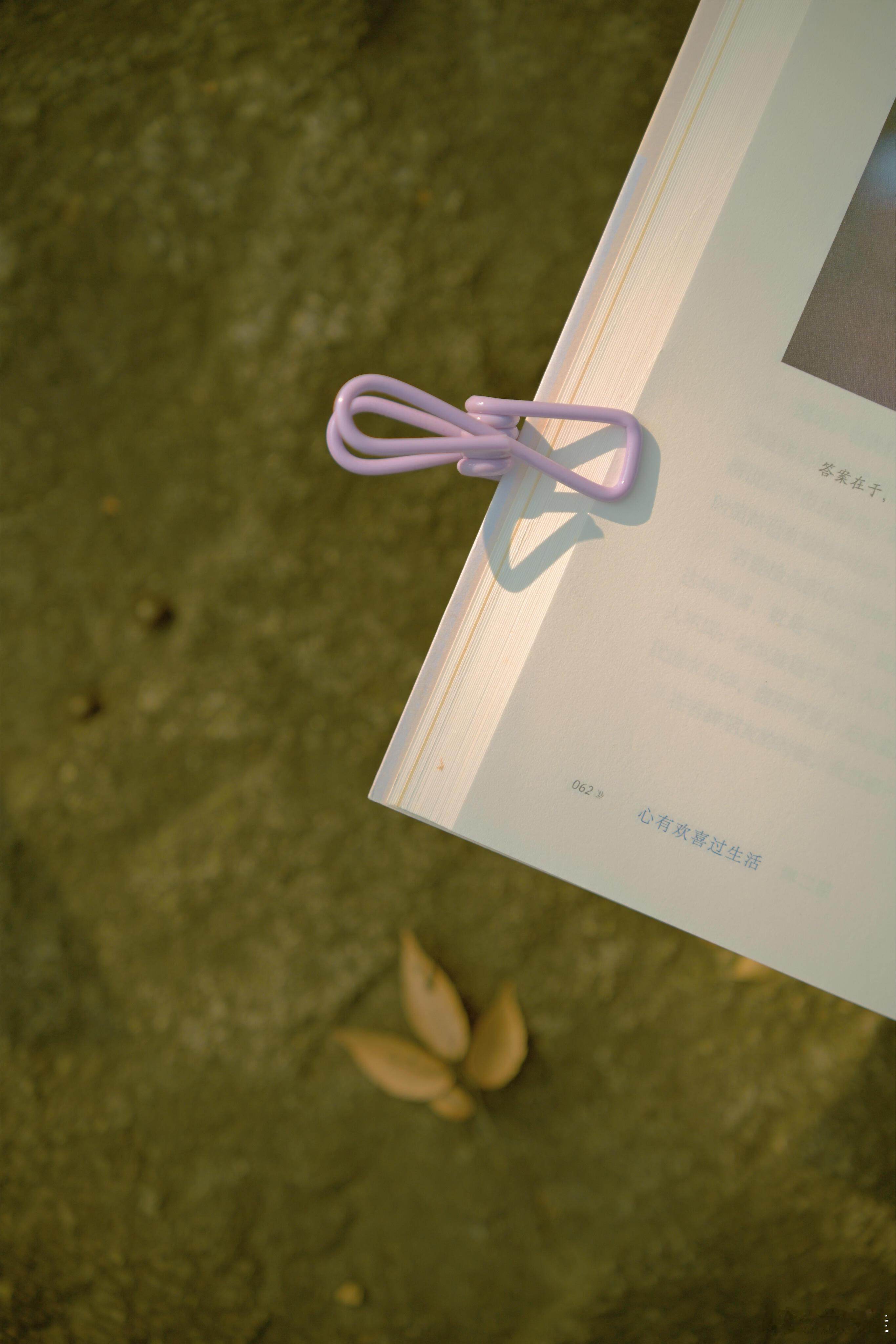 别人对你的态度，很多时候是场人情世故，是你健康时的锦上添花，是你有用时的礼尚往来