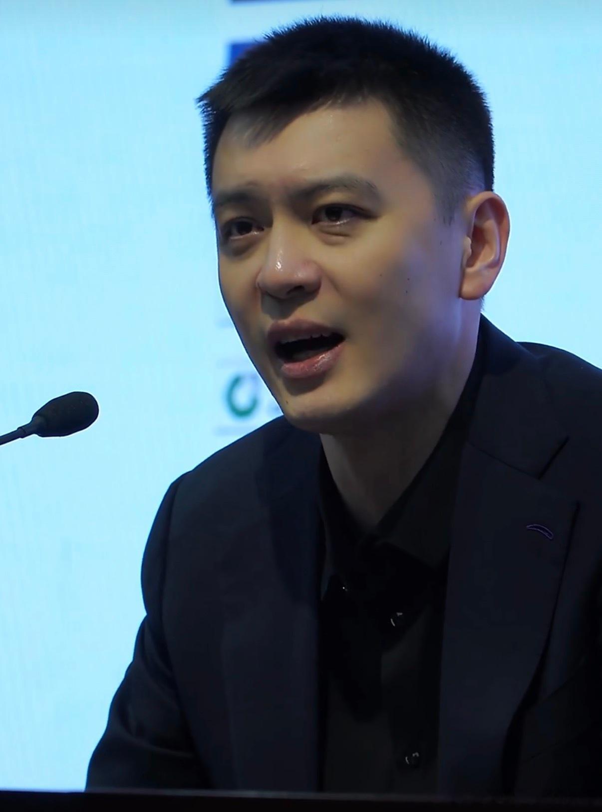 辽宁男篮 杨导这是眼含泪光吗？ 