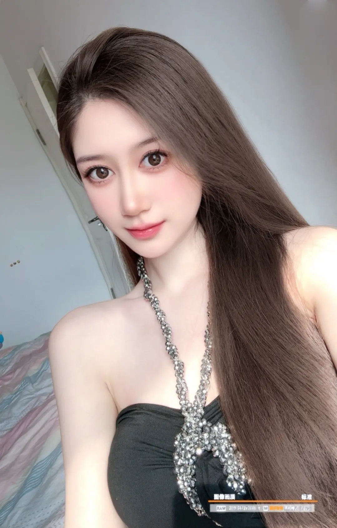 质疑的声音再大一点，我用的iPhone 17 Pro Max512G快听不到了