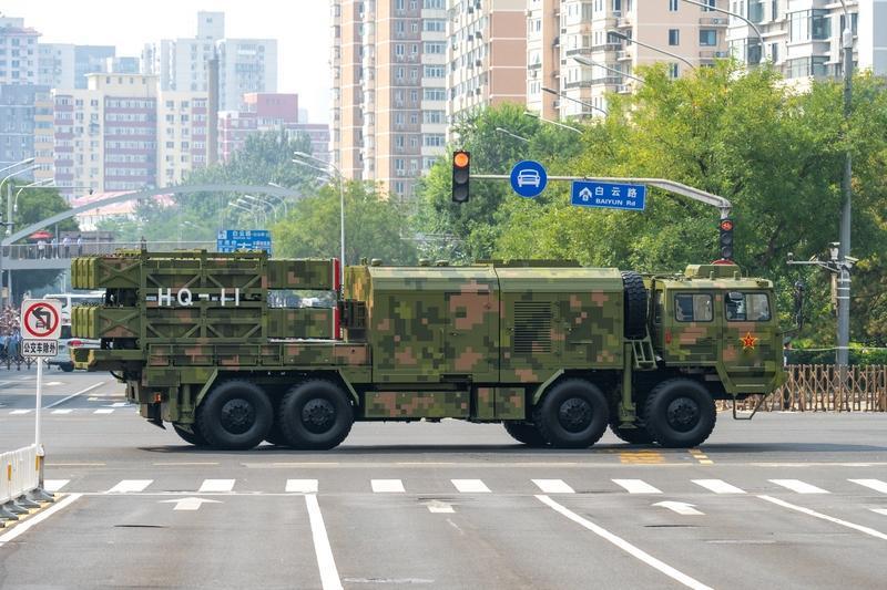 美军航母提前报废

解放军DF - 27高超音速导弹简直强到飞起！它是东风系列新