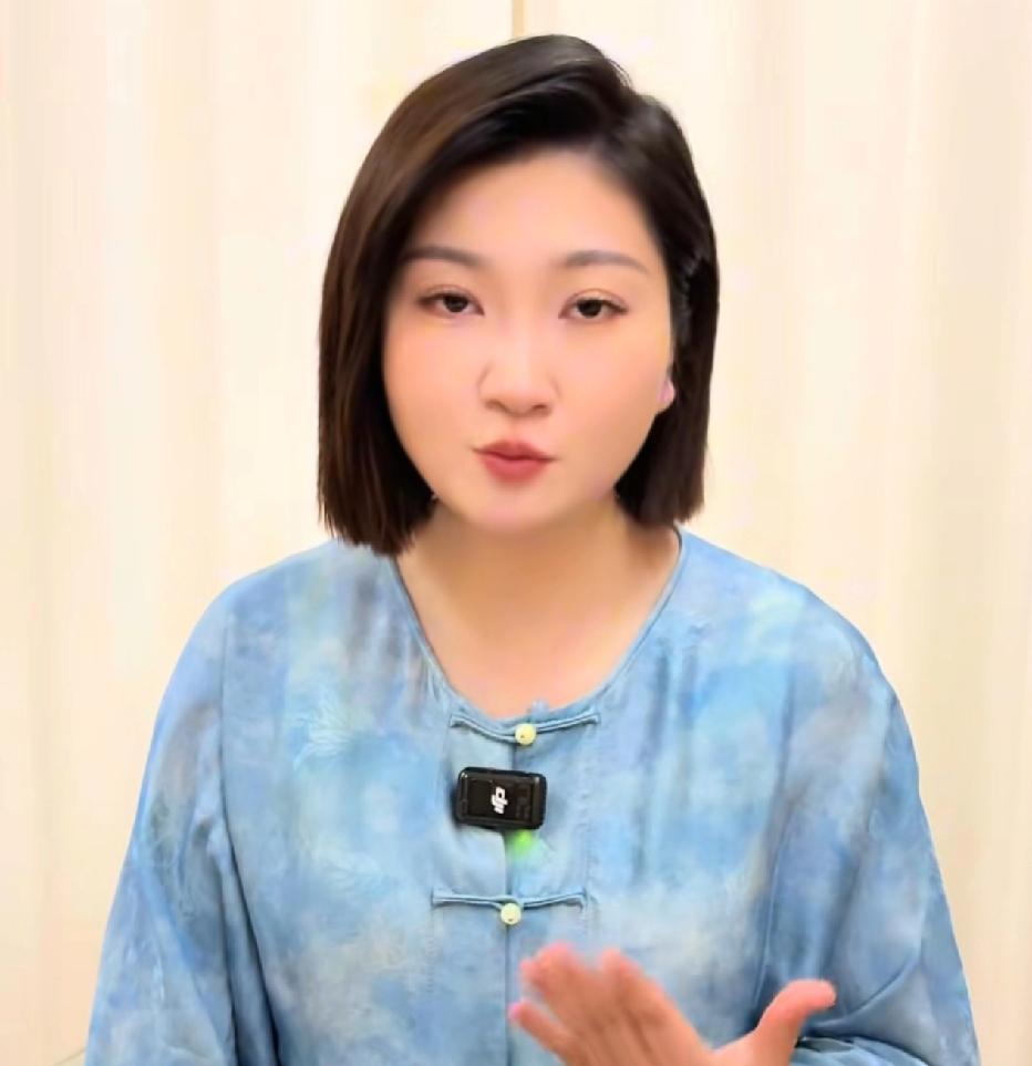 消失的她的原型女主人公王暖暖起诉离婚案开庭。至于为什么离不了婚？因为推她下悬崖的