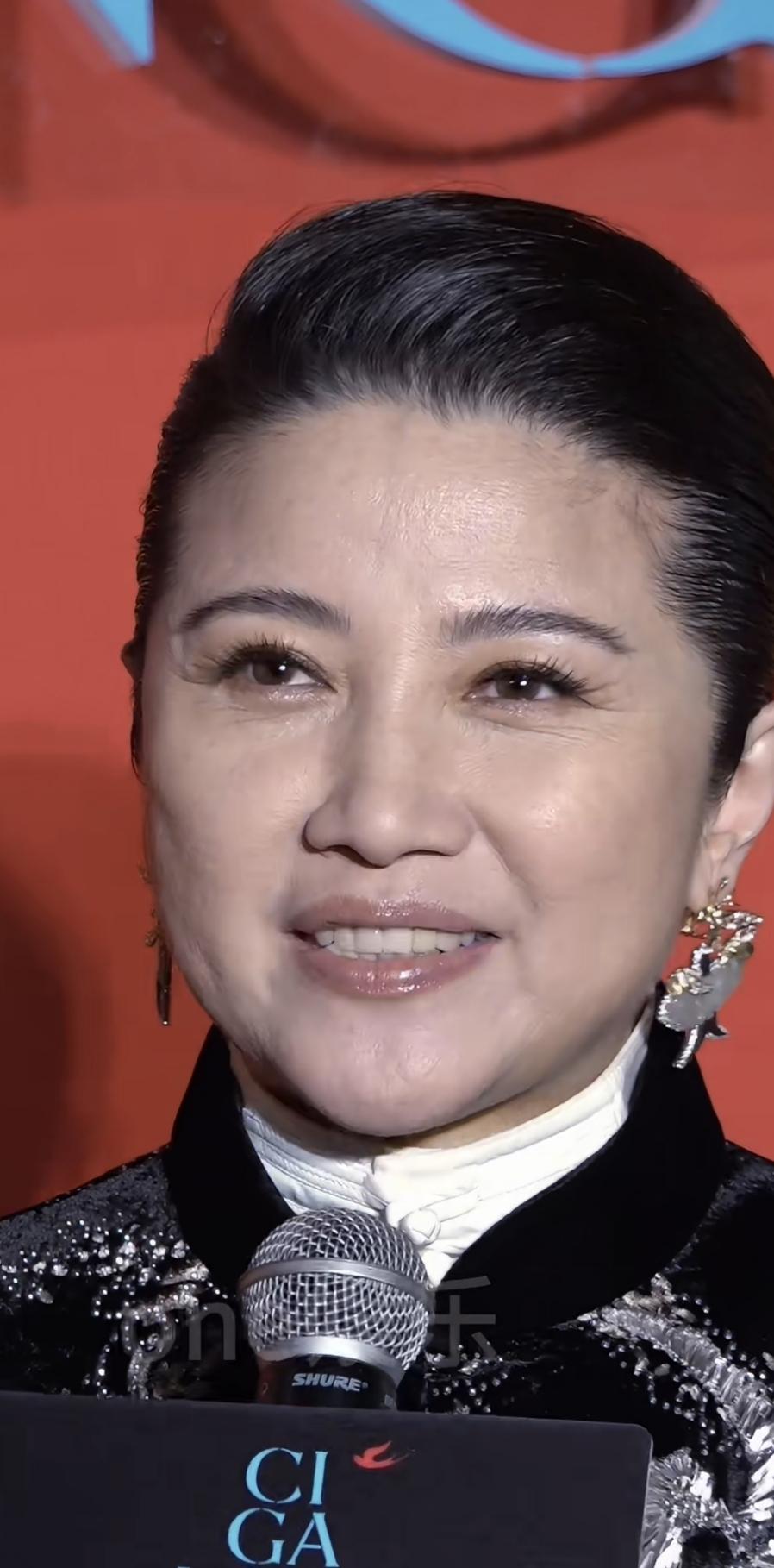 52岁颜丙燕，无美颜无滤镜生图的状态