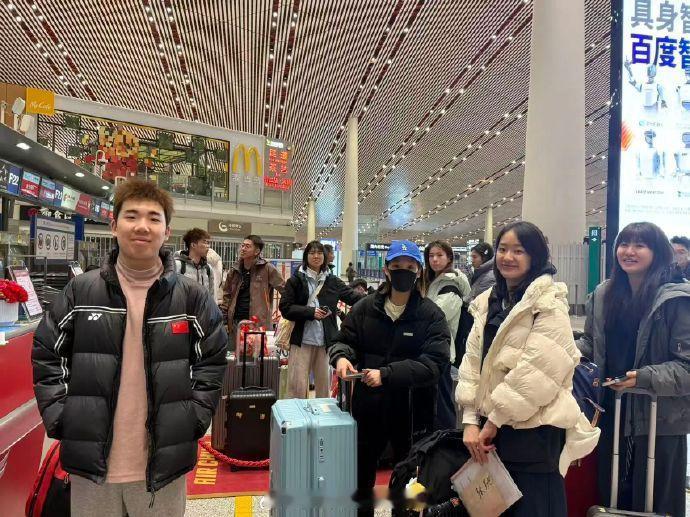 2026春节假期未尽，国羽出征欧洲赛区

春节假期未尽，中国羽毛球队已踏上新赛季