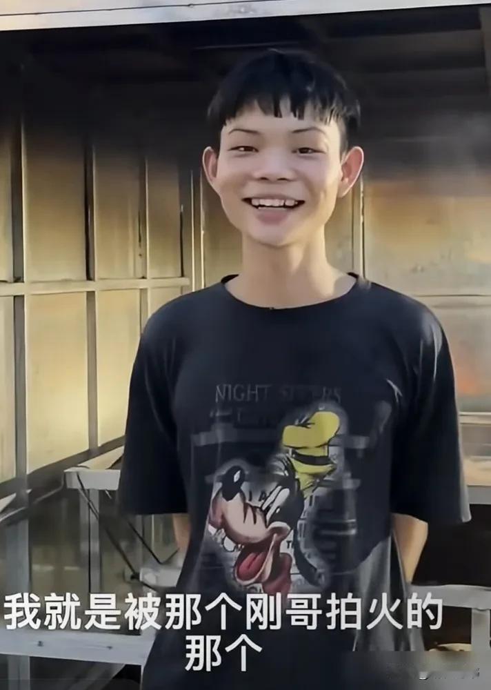 16岁烤鸡少年是否误导价值观深圳烤鸡少年火了，但我深深担忧。这是什么导向？以后都