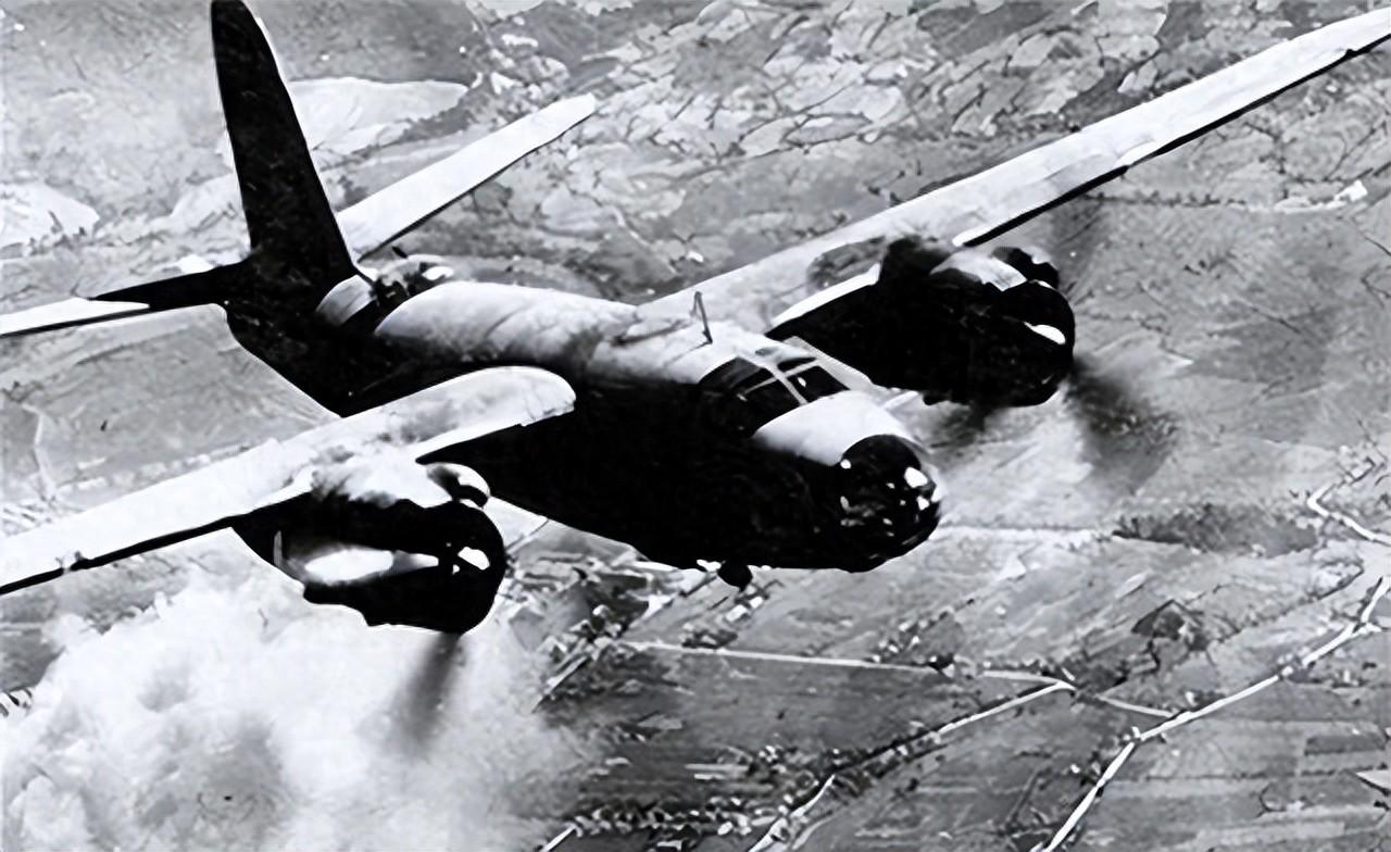 1965年美军机入侵海南，毛主席说：应该打，坚决打！

1965年的南海之滨，椰