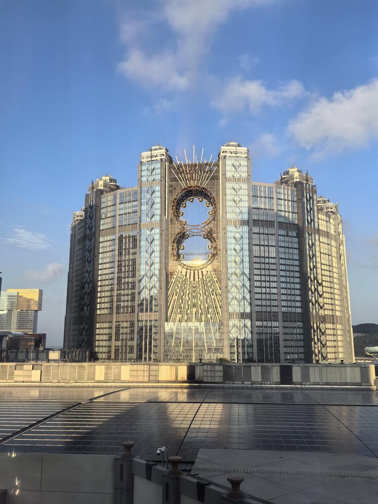 3月24日，澳门官方宣布取消护照限制，也就是说不需要办护照，国内同胞们只需要办理