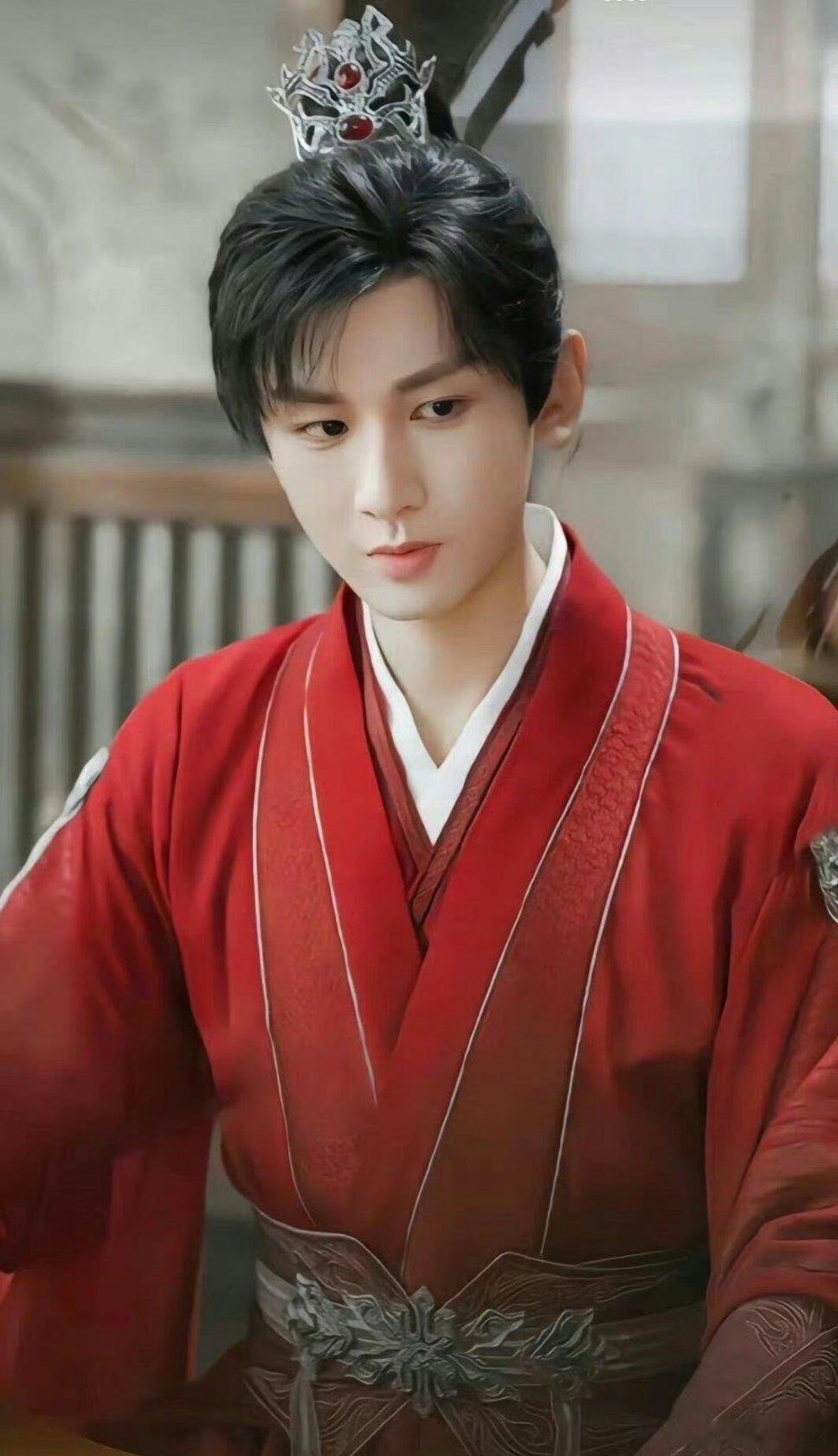 莲花楼长尾效应cy莲花楼三周年 他的出现如清风拂岸，成毅以纯粹敬热爱，以谦逊对世